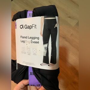 🔊 Gap | NEW Black Flared Leggings